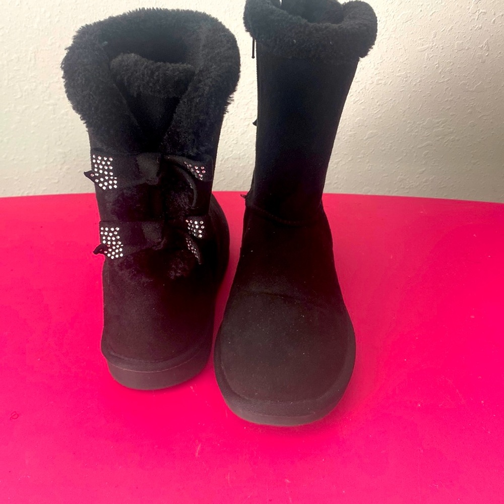 Little girl boots. Fur on the inside to keep feet warm